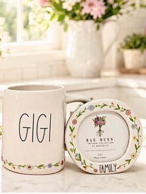 Rae Dunn Mothers Day Coffee Mug “GIGI” w/ Flowers “FAMILY” Picture Frame NWT